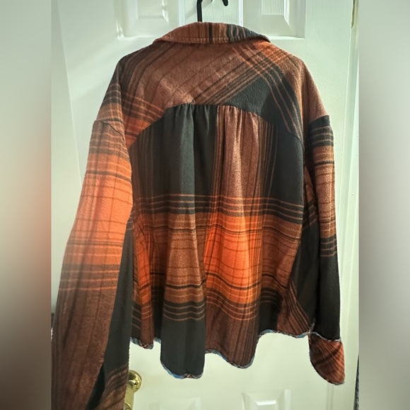 Size M BDG Casual Plaid Shirt - Black and Orange - Picture 3 of 4